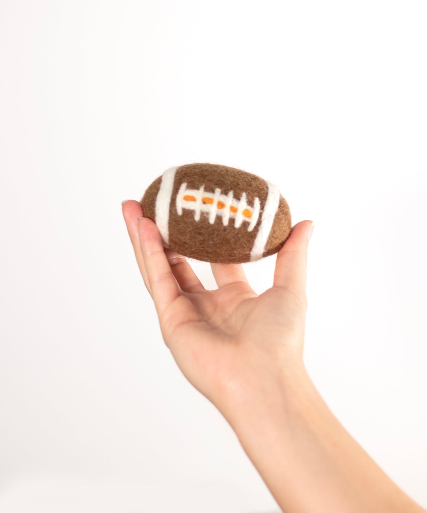 BUDDY. Jouet pour chien en laine de mouton "Football" 